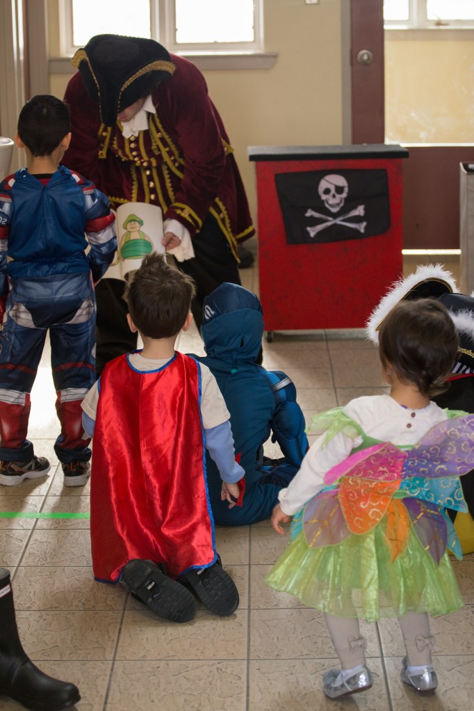 Toronto's Funny Pirate Magician